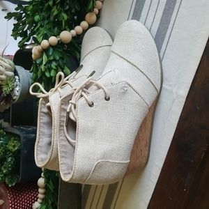 TOMS